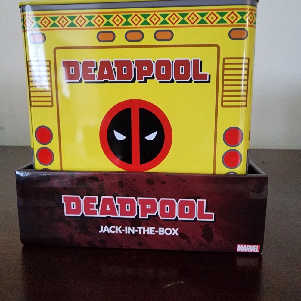 Deadpool Jack-In-The-Box - Picture 3 of 6